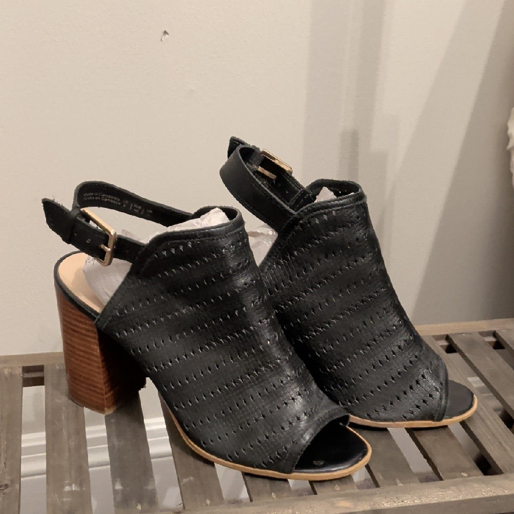 Aldo Chic Black Peep-Toe Heeled Sandals US9